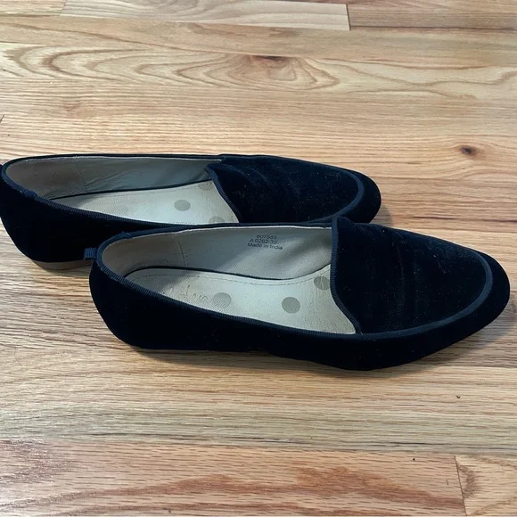 Boden Women’s Imogen Navy Velvet Loafers - Picture 6 of 10